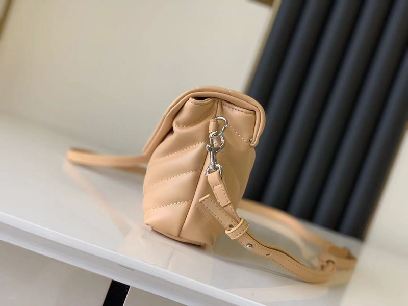 N品 YSL サンローラン 斜めがけバッグ ルル トイバッグ DARK BEIGE 678401DV7062721 ラムスキン シルバー金具 - 画像 (8)