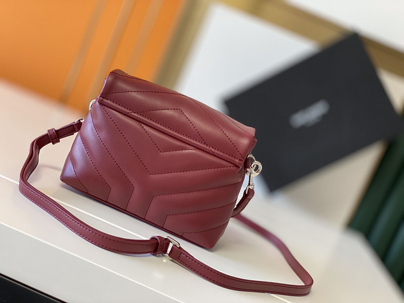 N品 YSL サンローラン 斜めがけバッグ ルル トイバッグ ROUGE MERLOT 678401DV7066592 ラムスキン シルバー金具 - 画像 (8)