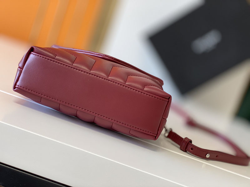 N品 YSL サンローラン 斜めがけバッグ ルル トイバッグ ROUGE MERLOT 678401DV7066592 ラムスキン シルバー金具 - 画像 (7)