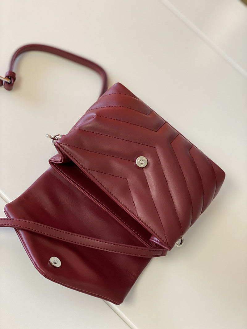 N品 YSL サンローラン 斜めがけバッグ ルル トイバッグ ROUGE MERLOT 678401DV7066592 ラムスキン シルバー金具 - 画像 (5)
