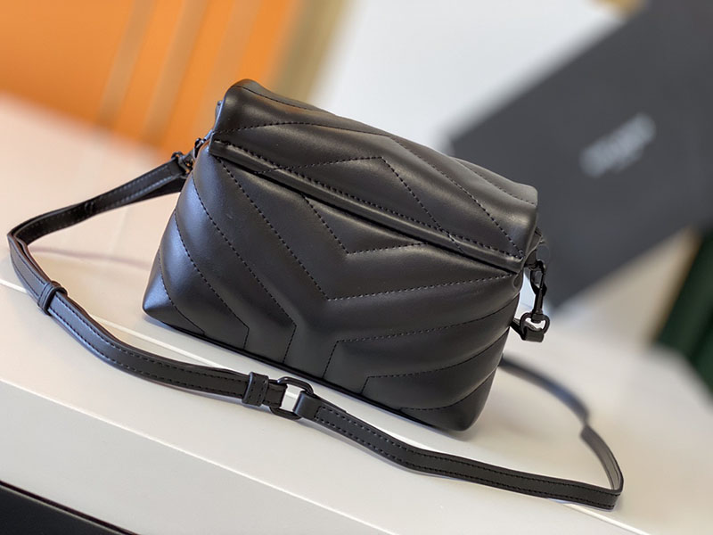 N品 YSL サンローラン 斜めがけバッグ ルル トイバッグ ブラック 678401DV7081000 ラムスキン ブラック金具 - 画像 (8)