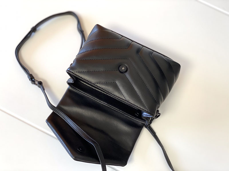 N品 YSL サンローラン 斜めがけバッグ ルル トイバッグ ブラック 678401DV7081000 ラムスキン ブラック金具 - 画像 (5)