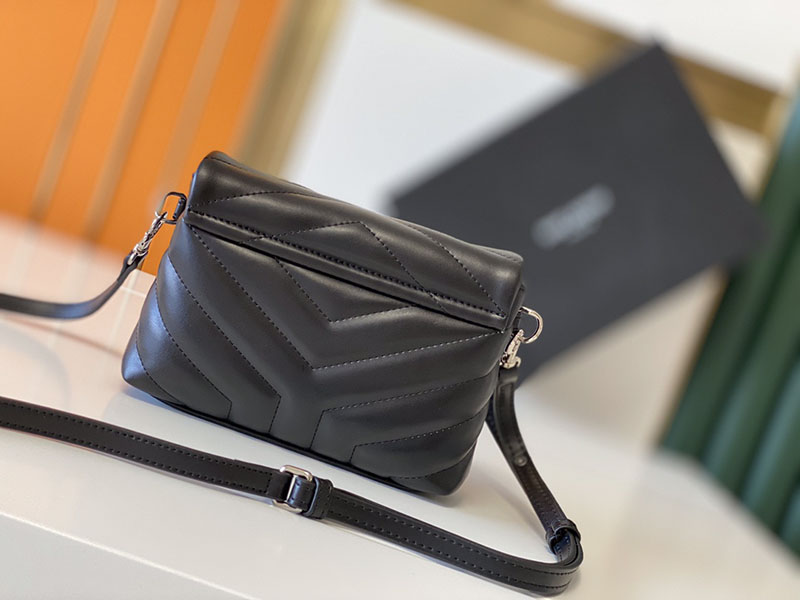 N品 YSL サンローラン 斜めがけバッグ ルル トイバッグ ブラック 678401DV7081000 ラムスキン シルバー金具 - 画像 (8)