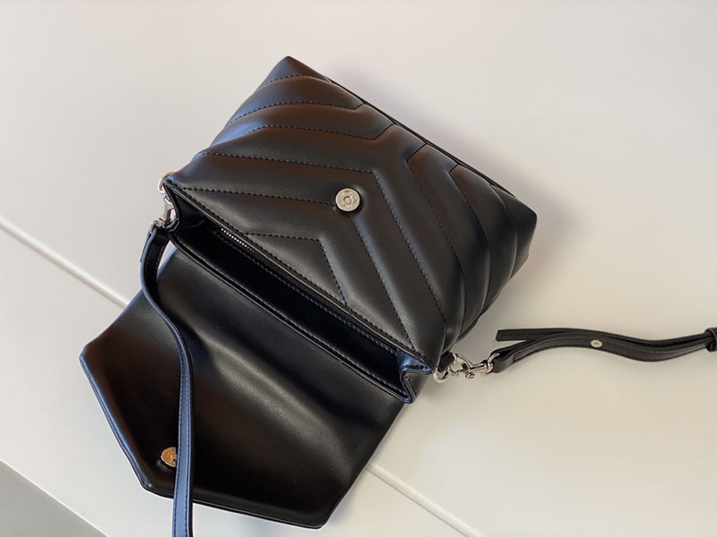 N品 YSL サンローラン 斜めがけバッグ ルル トイバッグ ブラック 678401DV7081000 ラムスキン シルバー金具 - 画像 (4)