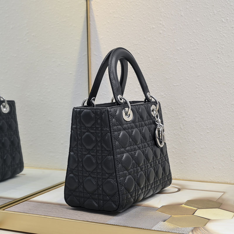N品 DIOR ディオール Lady Dior バッグ ミディアム M0565ONGE_M900 黒 ブラック シルバー金具 激安優良店 - 画像 (8)