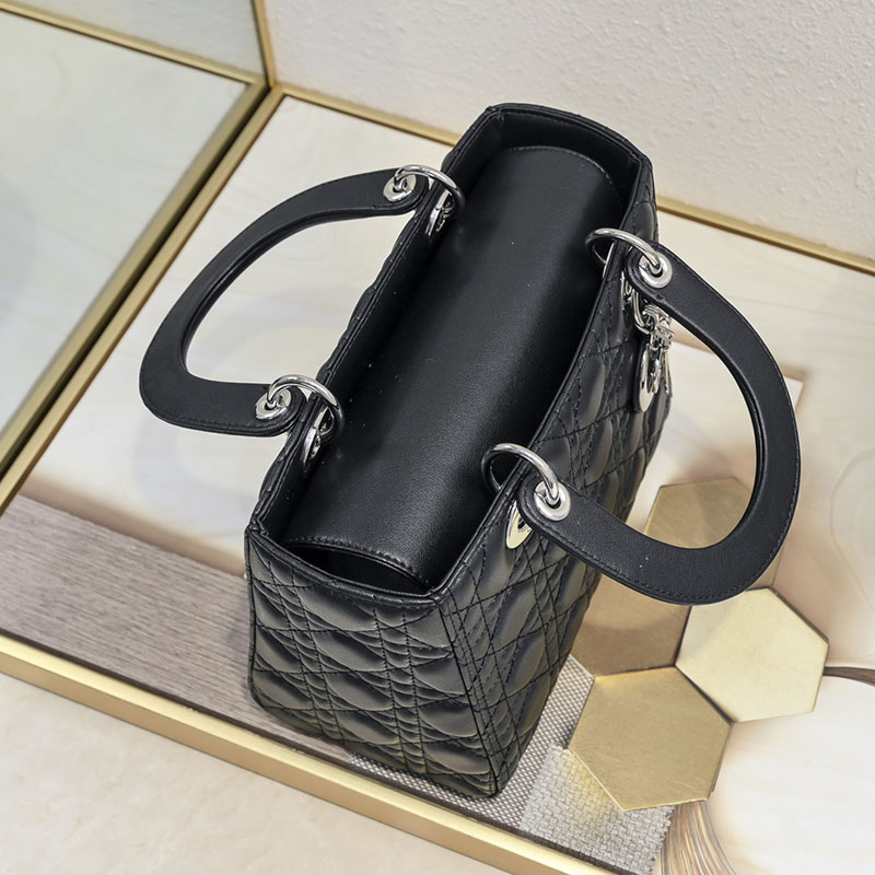 N品 DIOR ディオール Lady Dior バッグ ミディアム M0565ONGE_M900 黒 ブラック シルバー金具 激安優良店 - 画像 (4)