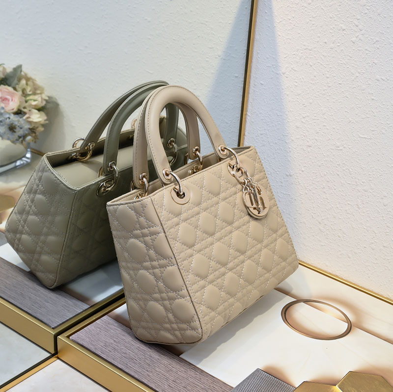N品 DIOR ディオール Lady Dior バッグ ミディアム M0565ONGE_M116 サンド ゴールド金具 激安優良店 - 画像 (9)