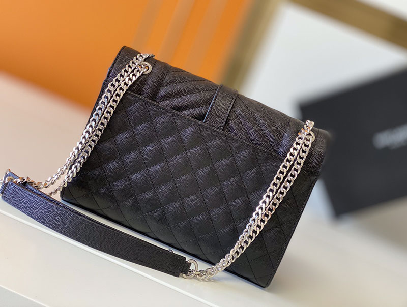 N品 YSL サンローラン ショルダーバッグ エンベロープ ミディアム ブラック 600185AACT61000 ラムスキン シルバー金具 - 画像 (8)