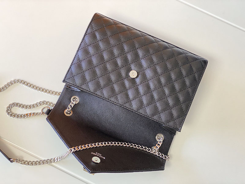 N品 YSL サンローラン ショルダーバッグ エンベロープ ミディアム ブラック 600185AACT61000 ラムスキン シルバー金具 - 画像 (5)