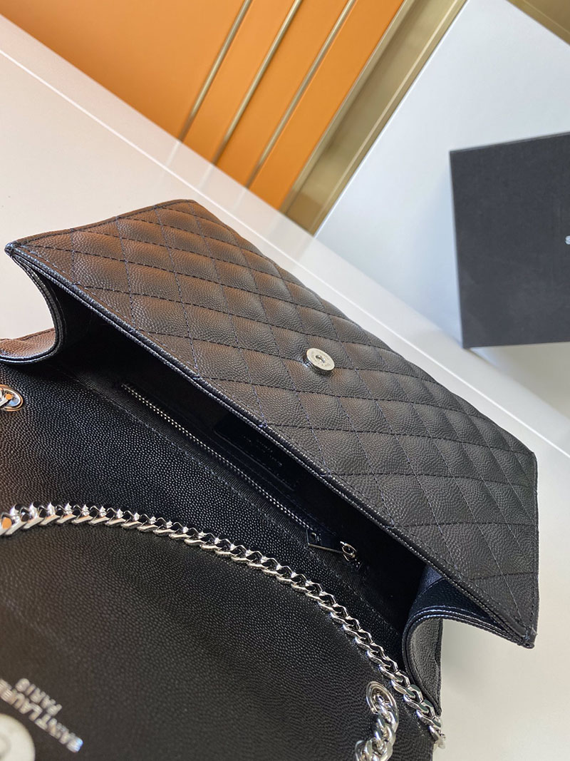 N品 YSL サンローラン ショルダーバッグ エンベロープ ミディアム ブラック 600185AACT61000 ラムスキン シルバー金具 - 画像 (4)