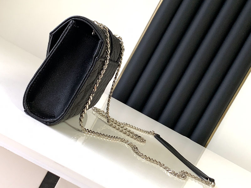 N品 YSL サンローラン ショルダーバッグ エンヴェロップ スモール ブラック 600195BOW921000 ラムスキン シルバー金具 - 画像 (9)