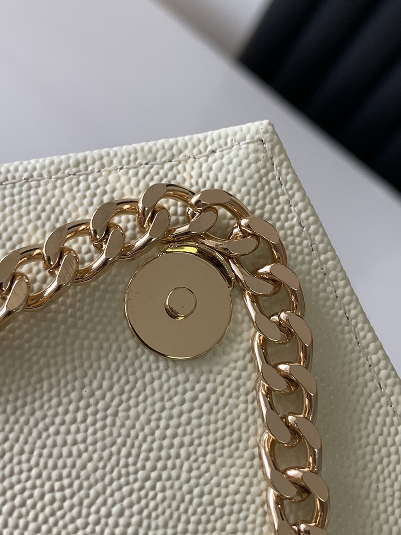 N品 YSL サンローラン ショルダーバッグ エンヴェロップ スモール BLANC VINTAGE 600195BOW919207 ラムスキン ゴールド金具 - 画像 (4)