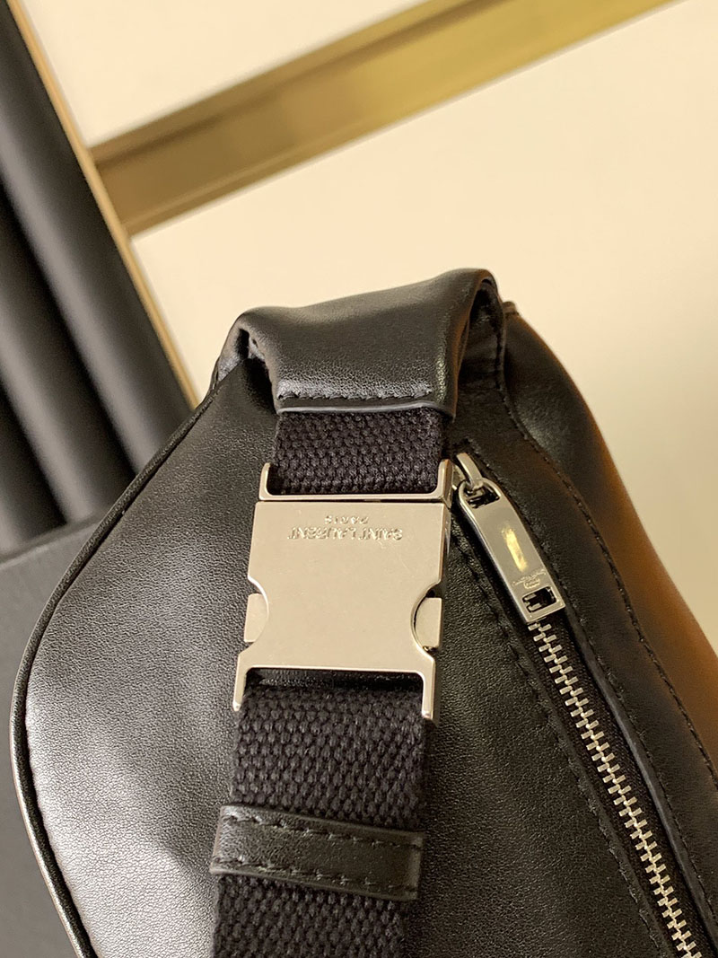 N品 YSL サンローラン バッグ メンズ ボディバッグ “シティ” ブラック 6497671ELFE1000 ラムスキン シルバー金具 - 画像 (4)