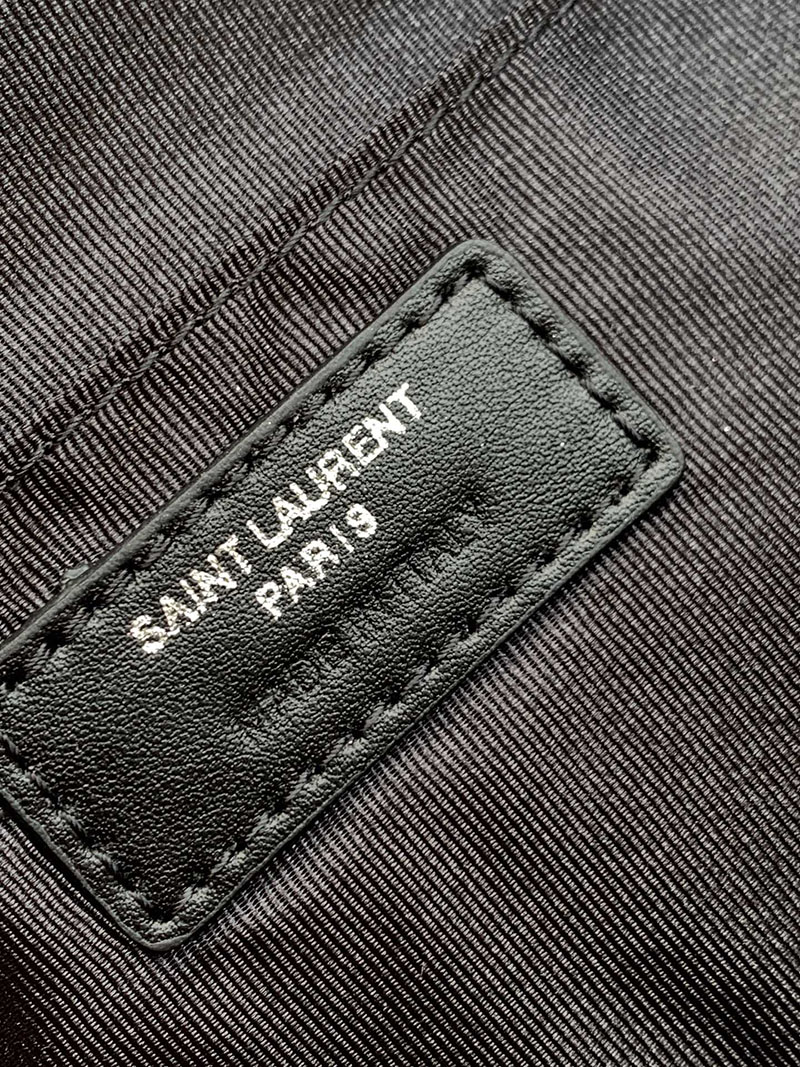 N品 YSL サンローラン バッグ メンズ ボディバッグ “シティ” ブラック 6497671ELFE1000 ラムスキン シルバー金具 - 画像 (2)