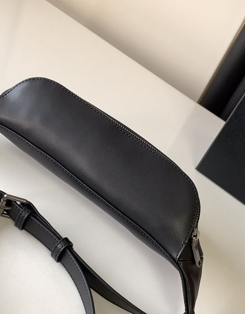 N品 YSL サンローラン バッグ メンズ ベルトバッグ”モノグラム” ブラック 59007603U0E1000 ラムスキン シルバー金具 - 画像 (7)