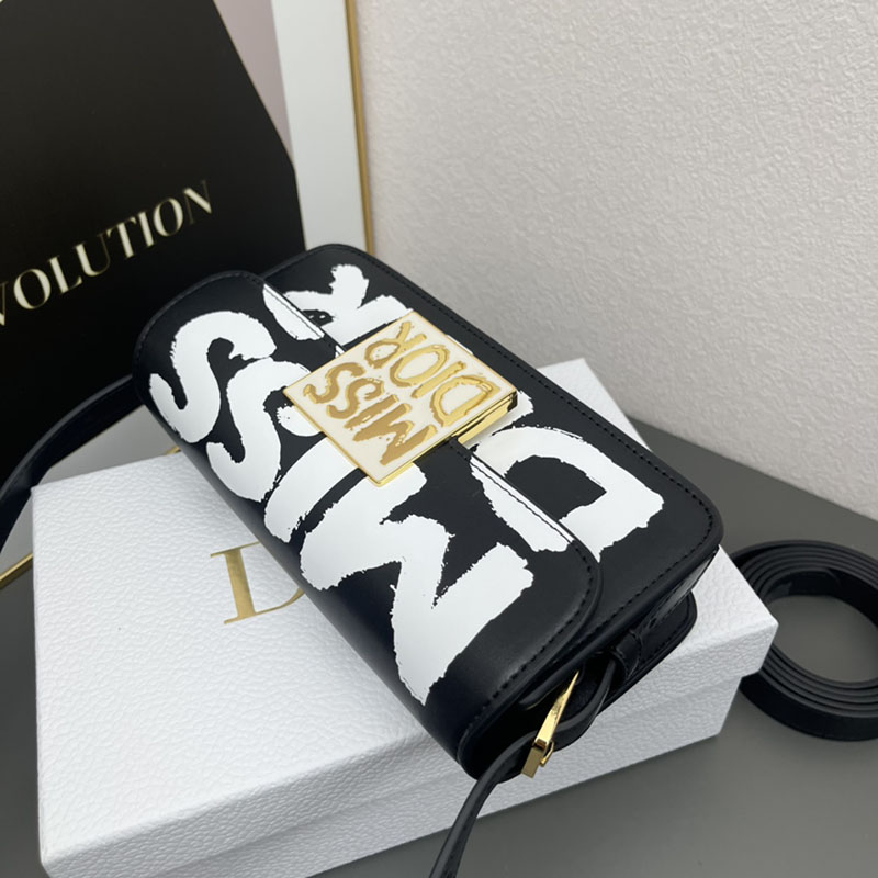 N品 DIOR ディオール Miss Dior フラップバッグ M2610UZCJ_M911 黒 ブラックxホワイト ゴールド金具 激安優良店 - 画像 (3)