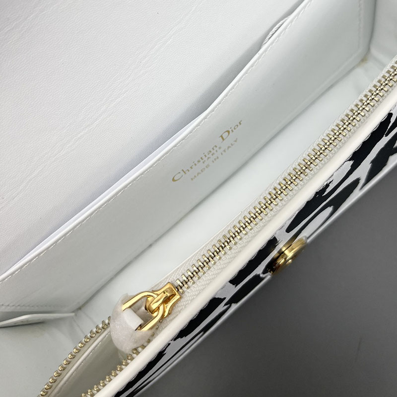 N品 DIOR ディオール Miss Dior フラップバッグ M2610UZCJ_M933 ホワイトx黒 ブラック ゴールド金具 激安優良店 - 画像 (4)