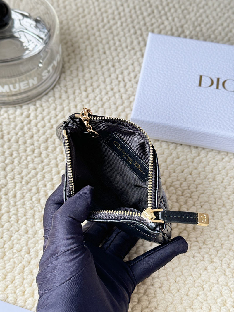 N品 DIOR ディオール財布コピー Dior Caro Myrte ジップ キーケース S5158UWHC_M900 黒 ブラック カーフスキン ゴールド金具 激安優良店 - 画像 (3)