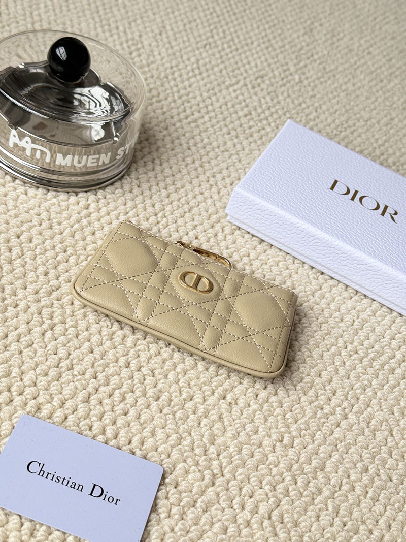 N品 DIOR ディオール財布コピー Dior Caro Myrte ジップ キーケース S5158UWHC_M116 サンド カーフスキン ゴールド金具 激安優良店 - 画像 (4)