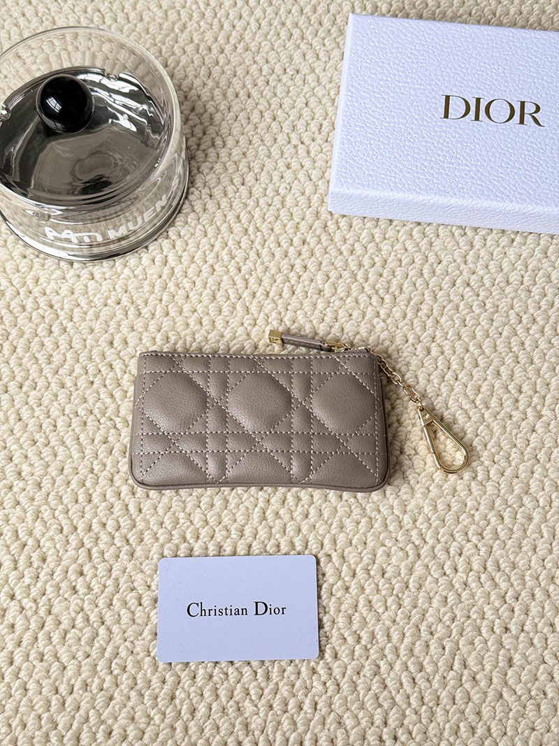 N品 DIOR ディオール財布コピー Dior Caro Myrte ジップ キーケース S5158UWHC_M51G グレー カーフスキン ゴールド金具 激安優良店 - 画像 (6)