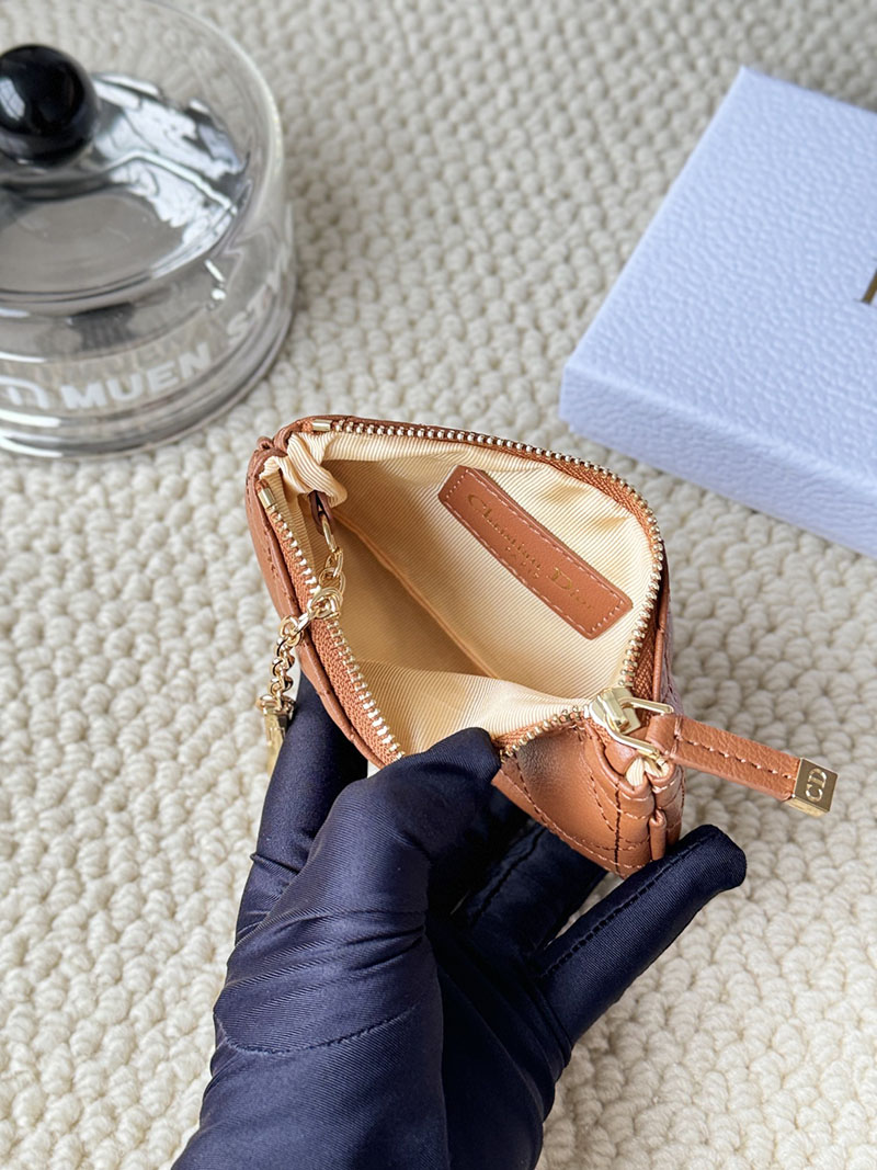 N品 DIOR ディオール財布コピー Dior Caro Myrte ジップ キーケース S5158UWHC_M53U ブラウン カーフスキン ゴールド金具 激安優良店 - 画像 (3)