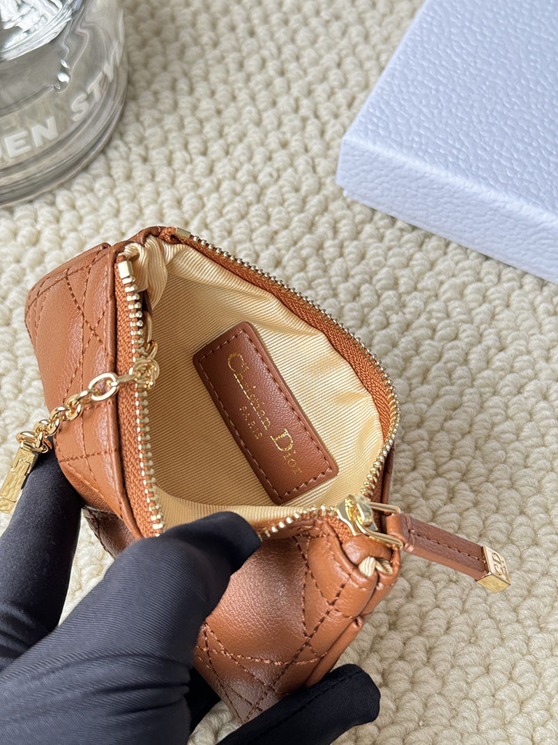 N品 DIOR ディオール財布コピー Dior Caro Myrte ジップ キーケース S5158UWHC_M53U ブラウン カーフスキン ゴールド金具 激安優良店 - 画像 (2)
