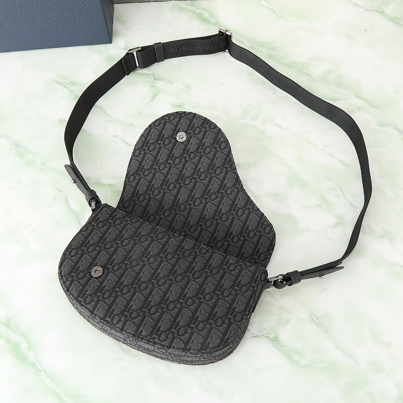最高級ディオールスーパーコピー ディオールバッグコピー Saddle メッセンジャーバッグ 1ADPO325YKY_H03E 黒 ブラック カーフスキン 2024年秋の新作 - 画像 (6)