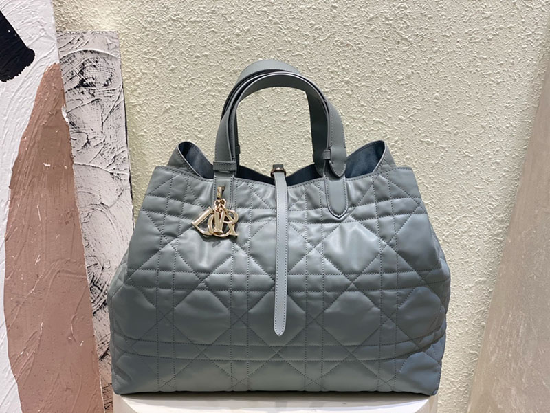 超N品 ディオールバッグコピー Dior Toujours バッグ ラージ M2820OSHJ_M41G ストーングレー カーフスキン ゴールド金具 - 画像 (8)