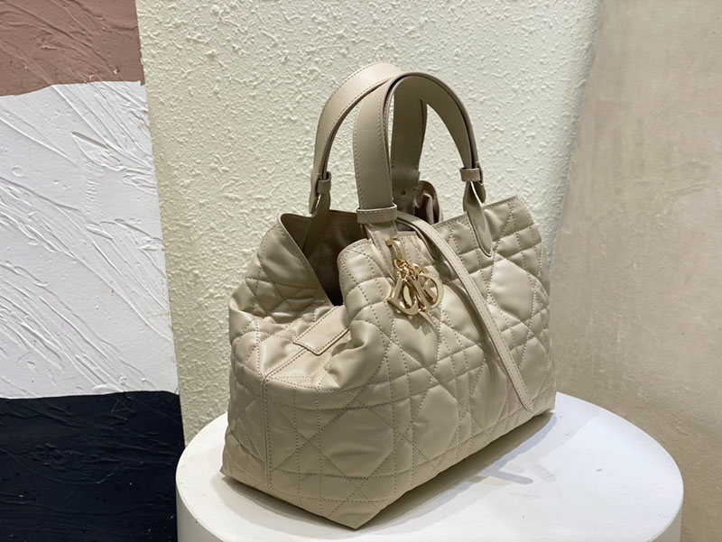 超N品 ディオールバッグコピー Dior Toujours バッグ ミディアム M2821OSHJ_M51U パウダーベージュ カーフスキン ゴールド金具 - 画像 (8)
