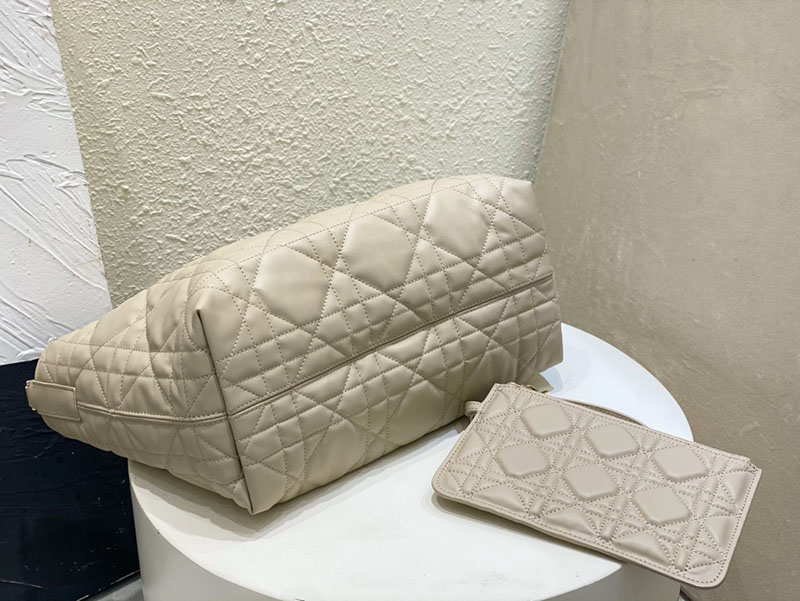超N品 ディオールバッグコピー Dior Toujours バッグ ミディアム M2821OSHJ_M51U パウダーベージュ カーフスキン ゴールド金具 - 画像 (4)