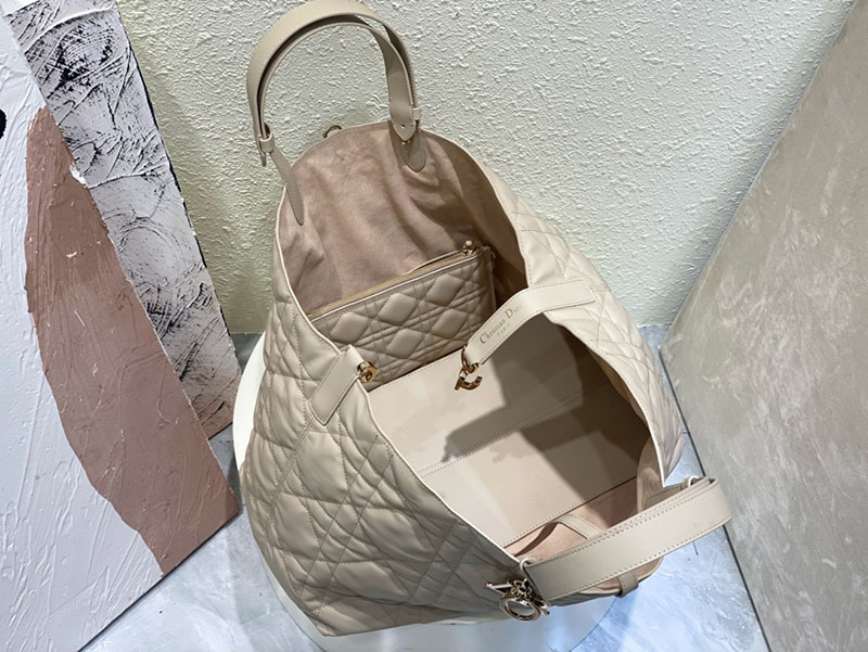 超N品 ディオールバッグコピー Dior Toujours バッグ ラージ M2820OSHJ_M51U パウダーベージュ カーフスキン ゴールド金具 - 画像 (4)