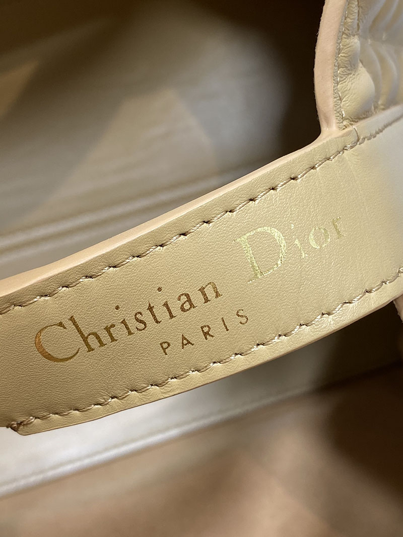 超N品 ディオールバッグコピー Dior Toujours バッグ ミディアム M2821OSHJ_M53U ブラウン カーフスキン ゴールド金具 - 画像 (5)