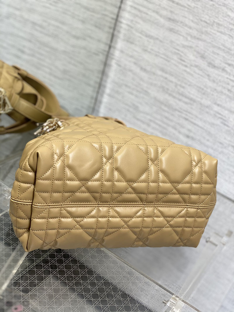 超N品 ディオールバッグコピー Dior Toujours バッグ ミディアム M2821OSHJ_M53U ブラウン カーフスキン ゴールド金具 - 画像 (4)