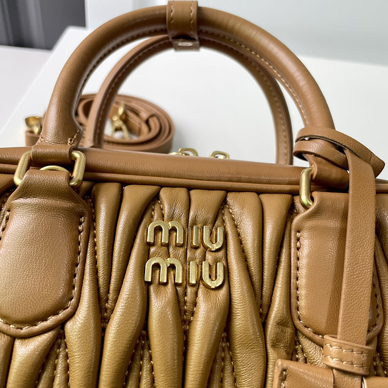 N品 MiuMiu ミュウミュウ アルカディ マテラッセレザー バッグ 5BB142_N88_F098L_V_OON キャメル ゴールド金具 激安優良店 - 画像 (5)