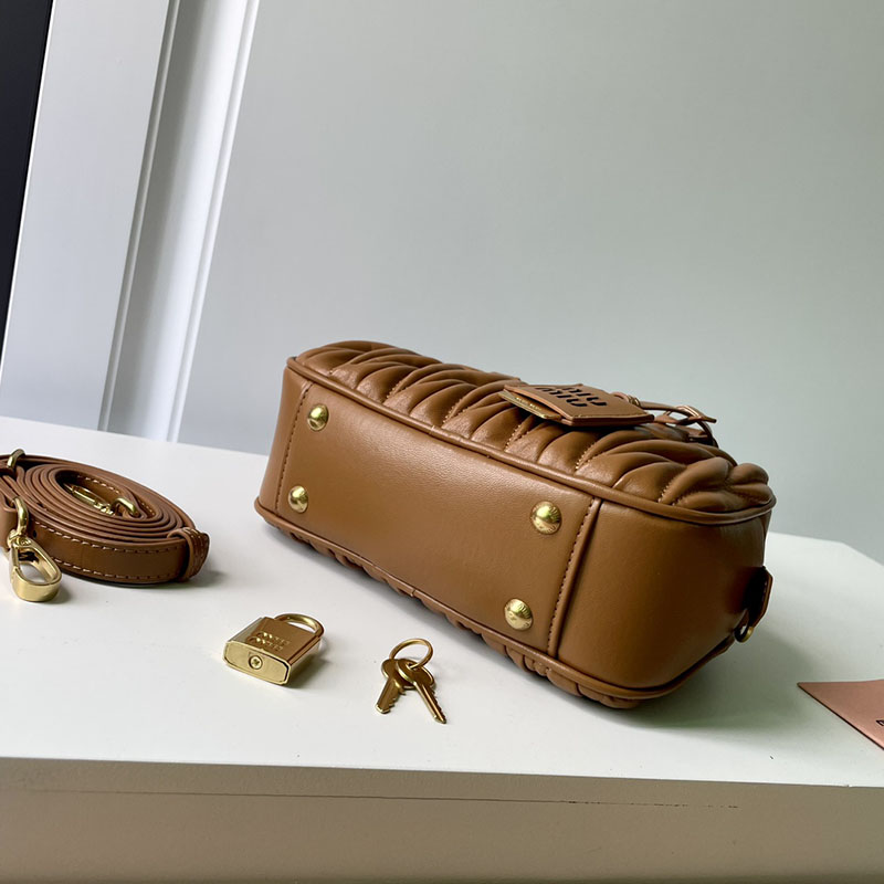 N品 MiuMiu ミュウミュウ アルカディ マテラッセレザー バッグ 5BB123_N88_F098L_V_YON キャメル ゴールド金具 激安優良店 - 画像 (5)