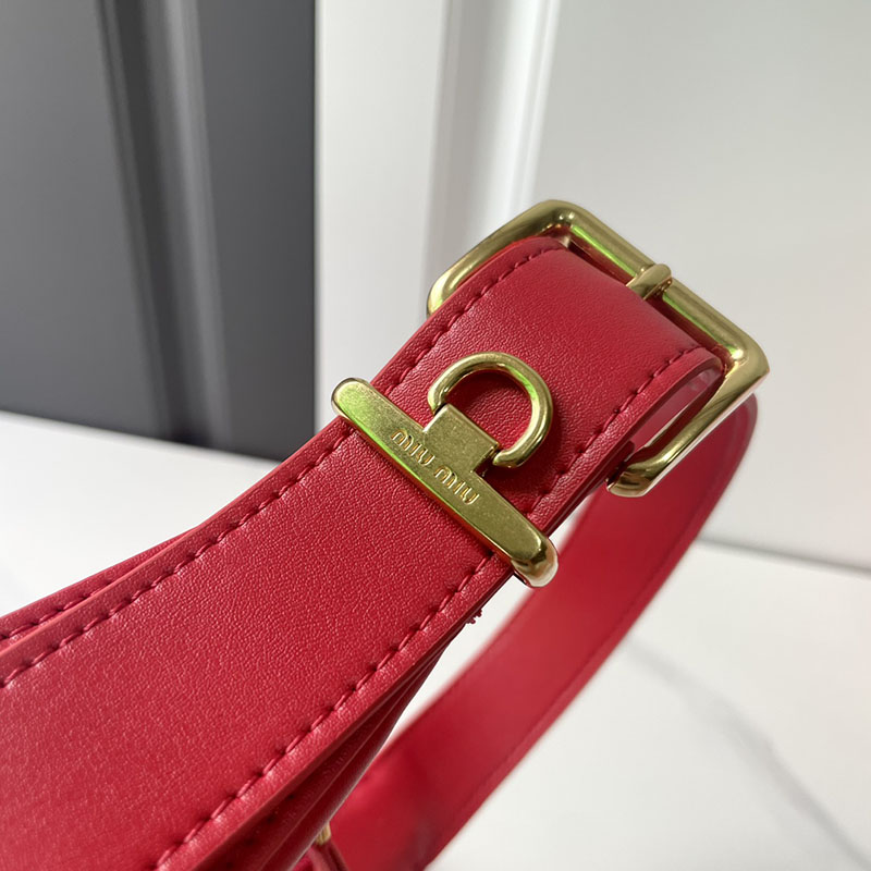 N品 MiuMiu ミュウミュウ レザー ホーボーバッグ 5BC161_2E6Y_F0011_V_OOO レッド ゴールド金具 激安優良店 - 画像 (5)