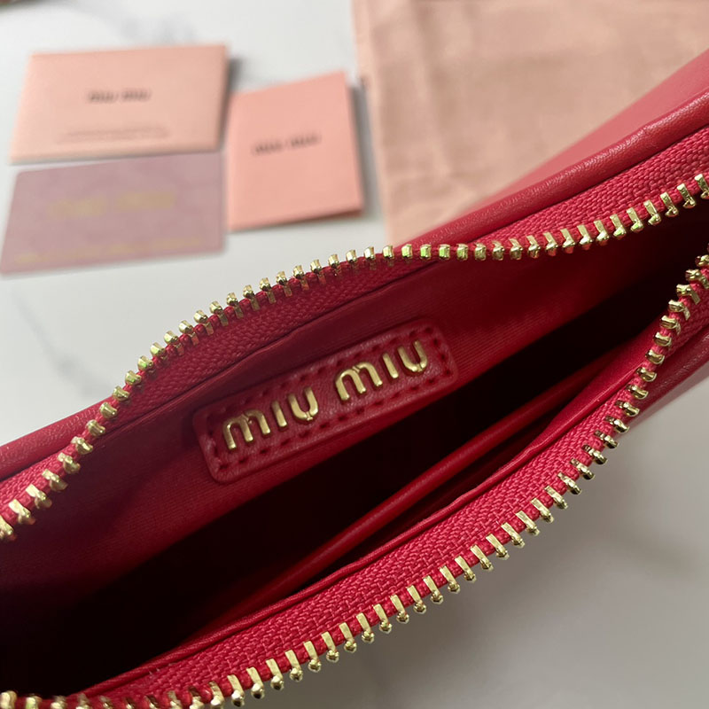 N品 MiuMiu ミュウミュウ レザー ホーボーバッグ 5BC161_2E6Y_F0011_V_OOO レッド ゴールド金具 激安優良店 - 画像 (2)