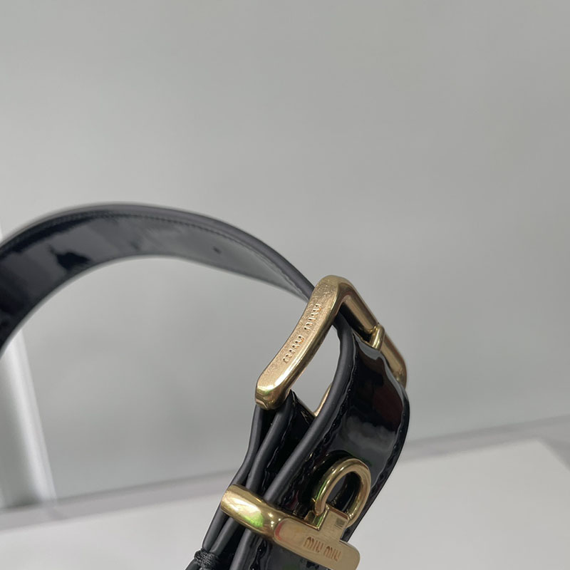 N品 MiuMiu ミュウミュウ レザー ホーボーバッグ 5BC161_2E6Y_F0002_V_OOO ブラック シャイニー ゴールド金具 激安優良店 - 画像 (5)
