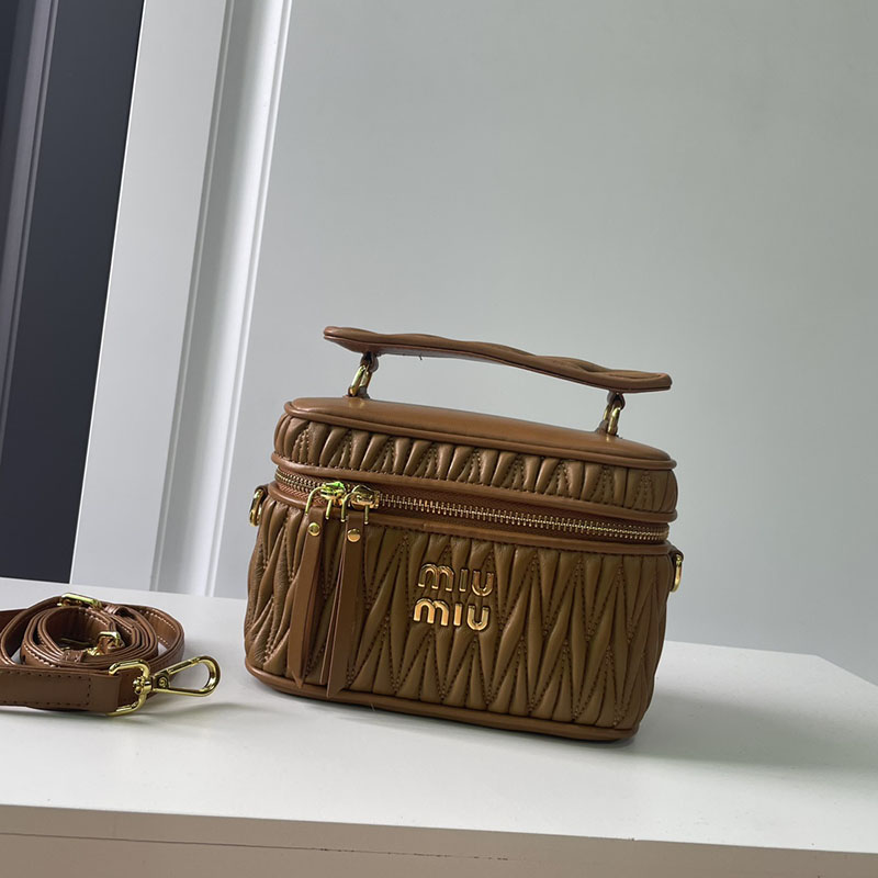 N品 MiuMiu ミュウミュウ マテラッセレザー ショルダーバッグ 5BH226_N88_F098L_V_OOO キャメル ゴールド金具 激安優良店 - 画像 (9)