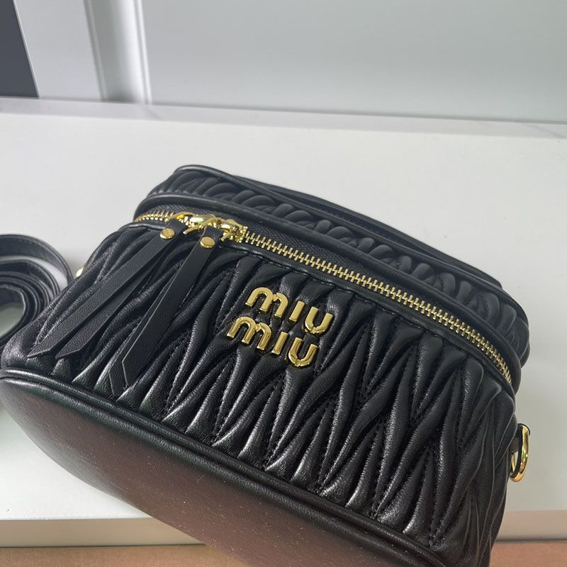 N品 MiuMiu ミュウミュウ マテラッセレザー ショルダーバッグ 5BH226_N88_F0002_V_OOO ブラック ゴールド金具 激安優良店 - 画像 (6)
