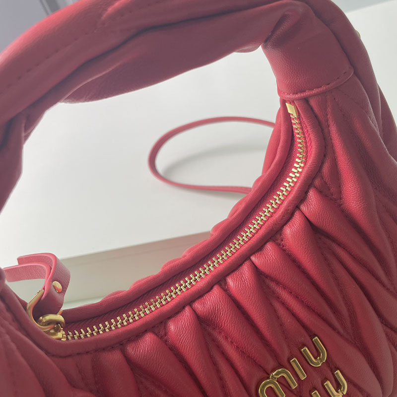 N品 MiuMiu ミュウミュウ ワンダー マテラッセレザー ホーボーバッグ 5BC153_N88_F0011_V_OOO レッド ゴールド金具 激安優良店 - 画像 (4)
