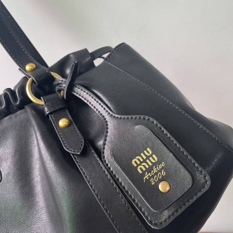 N品 MiuMiu ミュウミュウ ジョワ ナッパレザー バッグ 5BG289_2CSW_F0002_V_MOO ブラック ゴールド金具 激安優良店 - 画像 (6)