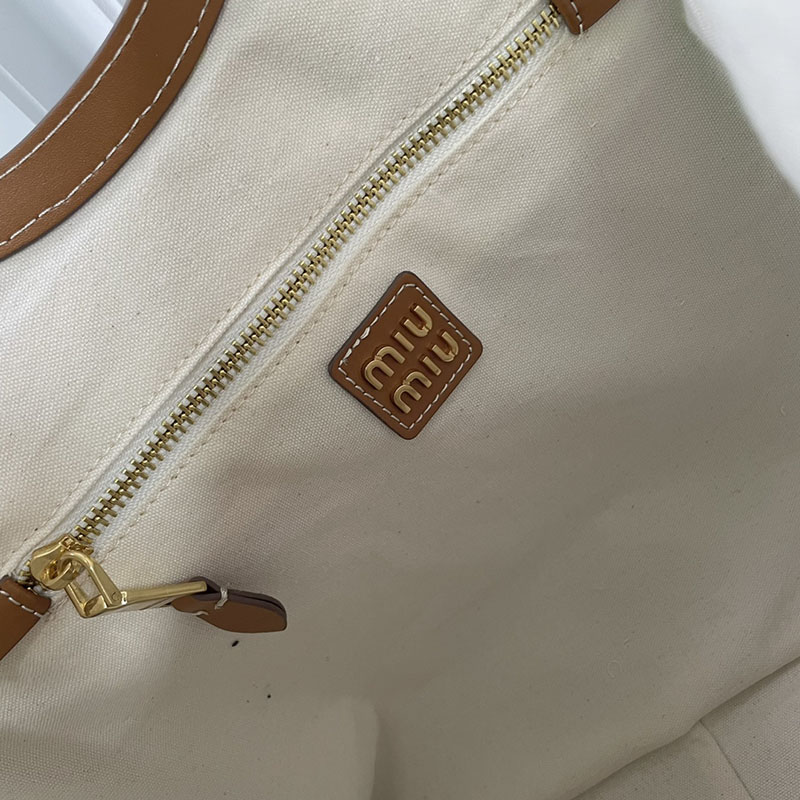 N品 MiuMiu ミュウミュウ IVY デニム バッグ 5BG286_2CRR_F0S30_V_OOO ブルー/ブラウン ゴールド金具 激安優良店 - 画像 (2)