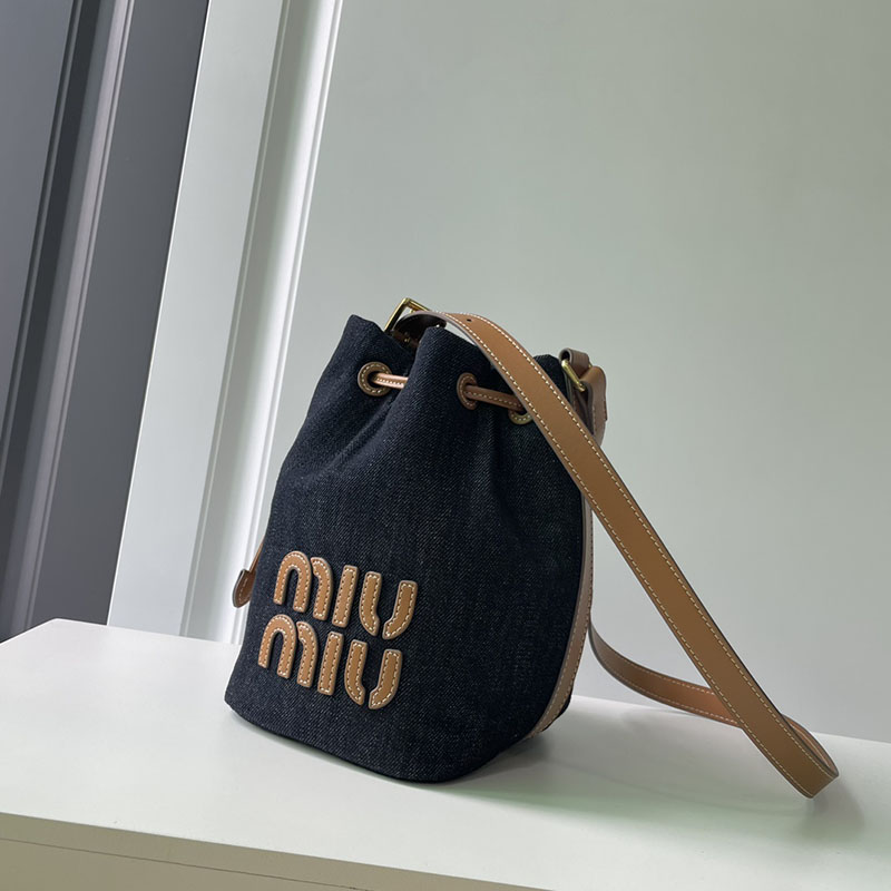 N品 MiuMiu ミュウミュウ デニムxレザー バケットバッグ 5BE090_2CRR_F0S30_V_OLO ブルー/ブラウン ゴールド金具 激安優良店 - 画像 (9)