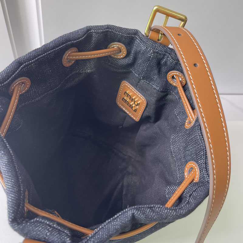 N品 MiuMiu ミュウミュウ デニムxレザー バケットバッグ 5BE090_2CRR_F0S30_V_OLO ブルー/ブラウン ゴールド金具 激安優良店 - 画像 (3)
