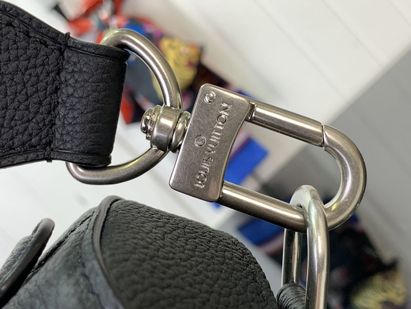 ルイヴィトン メッセンジャーバッグ 新作 ソウル・トランク ブラック M11516 LV コロラド・レザー シルバー金具 メンズ - 画像 (5)
