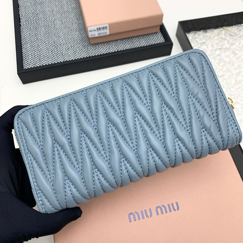 最高級MiuMiuスーパーコピー ミュウミュウ財布コピー マテラッセレザー ジップアラウンド長財布 ライトブルー 5ML506_2FPP_F0637 レディース 人気 - 画像 (9)