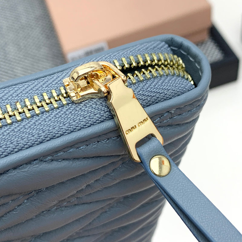 最高級MiuMiuスーパーコピー ミュウミュウ財布コピー マテラッセレザー ジップアラウンド長財布 ライトブルー 5ML506_2FPP_F0637 レディース 人気 - 画像 (7)