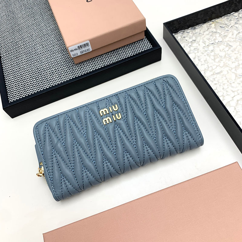 最高級MiuMiuスーパーコピー ミュウミュウ財布コピー マテラッセレザー ジップアラウンド長財布 ライトブルー 5ML506_2FPP_F0637 レディース 人気 - 画像 (6)