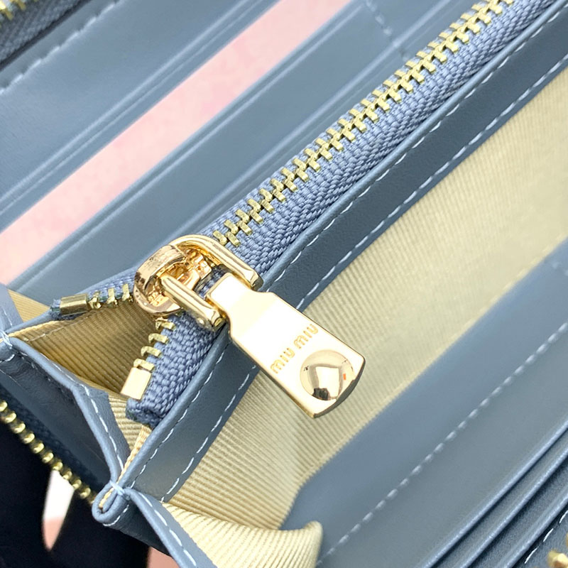 最高級MiuMiuスーパーコピー ミュウミュウ財布コピー マテラッセレザー ジップアラウンド長財布 ライトブルー 5ML506_2FPP_F0637 レディース 人気 - 画像 (2)